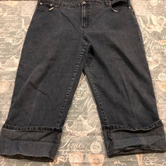 Explore size 24W Capri jeans - Picture 2 of 4